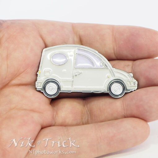 Nissan S-Cargo Snail Van Enamel Pin