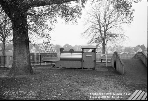 Kentmere PAN 400 120 Roll Film in Pyrocat-HD