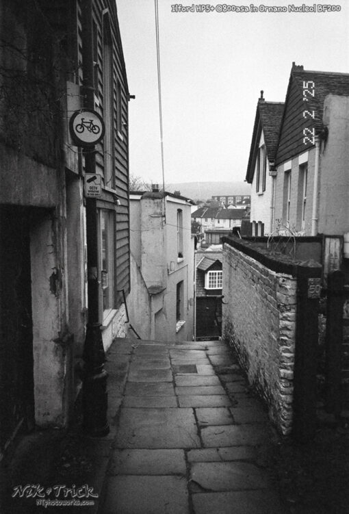 Ilford HP5+ @800asa in Ornano Nucleol BF200 shot in Pentax Espio Mini