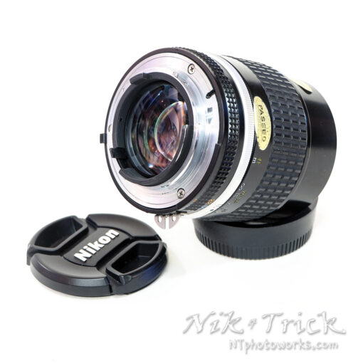 Nikon Nikkor 105mm f2.5 "Portrait" Lens